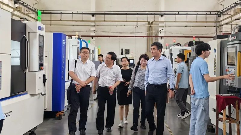 国产工业机械手臂：揭秘其发展脉络与选型要点